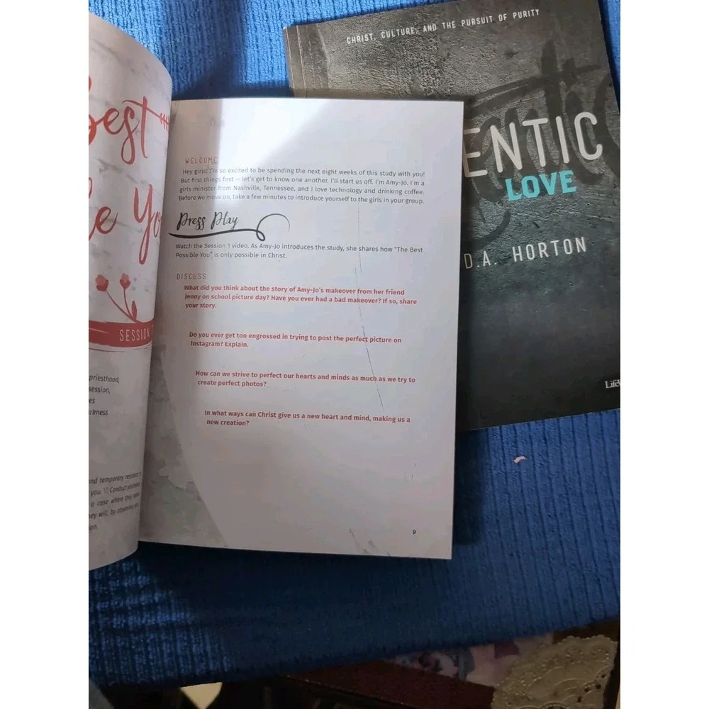 LifeWay Authentic Love Bible‎ Study Leader Kit Girls/Guys Christ (Has Writing)